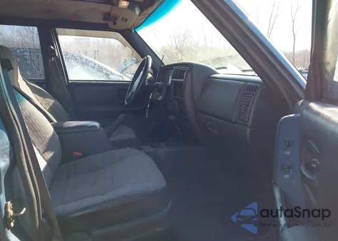 1999 Jeep Cherokee Classic/Sport z USA, uszkodzony, nr VIN 1J4FF68S8XL632569